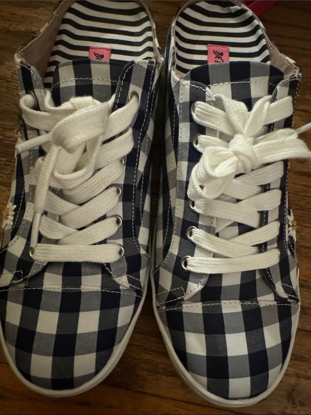 Betsey Johnson Blue Gingham Daisy Sneakers - size 9 - Picture 7 of 11